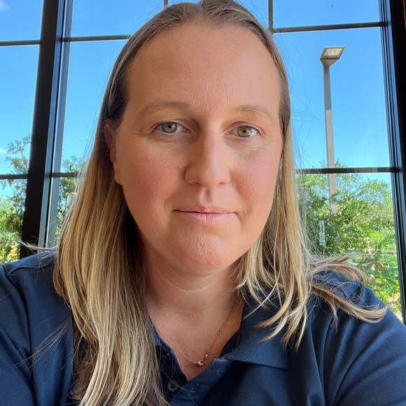 Meet your Posher, Monica - Picture 2 of 2